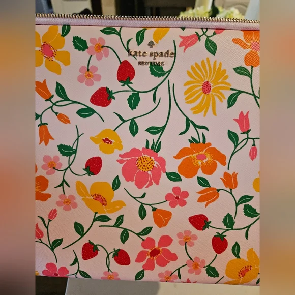 Kate Spade Floral laptop case - Picture 2 of 5